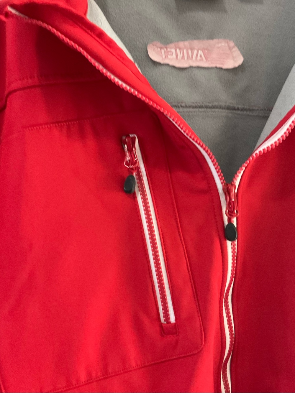 Avnet Red Performance Softshell Jacket - Men - Picture 5 of 10